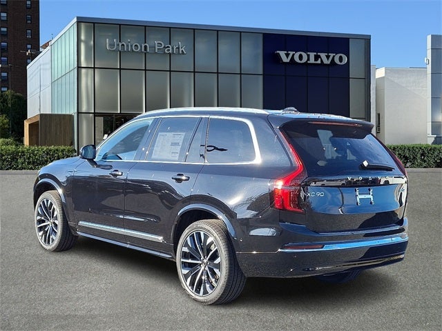 2026 Volvo XC90 B5 Plus
