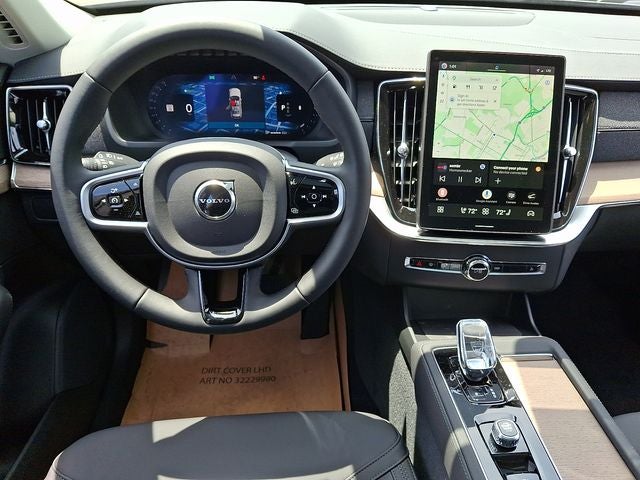 2026 Volvo XC90 B5 Plus