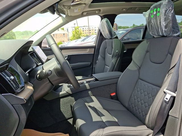 2026 Volvo XC90 B5 Plus