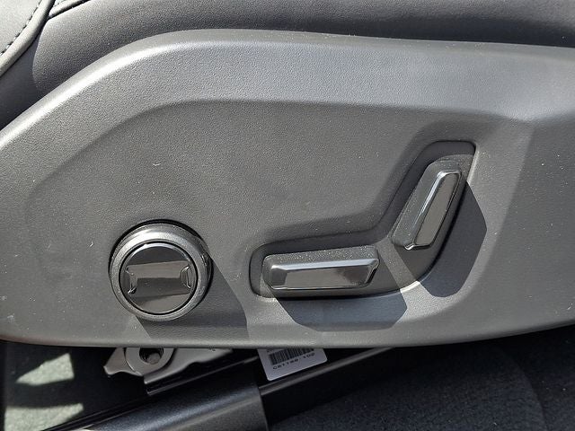 2026 Volvo XC90 B5 Plus