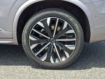 2026 Volvo XC90 B5 Plus