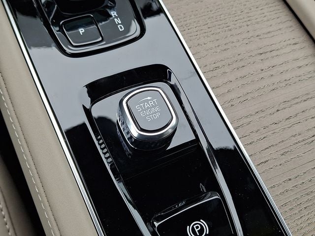 2026 Volvo XC90 B5 Core