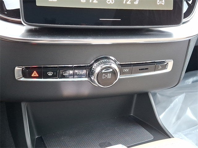 2026 Volvo XC90 B5 Core