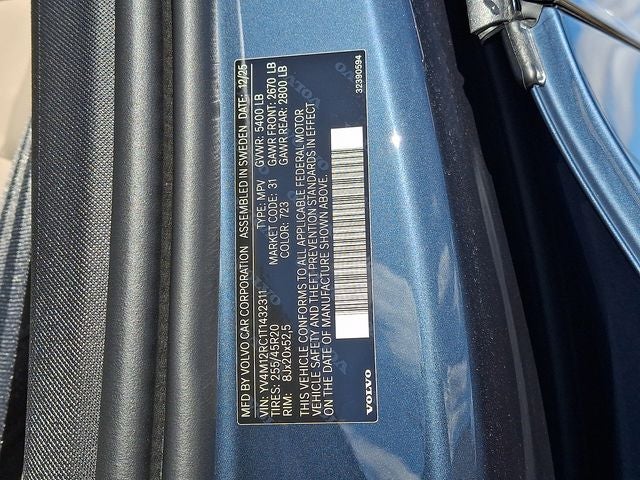 2026 Volvo XC60 B5 Plus