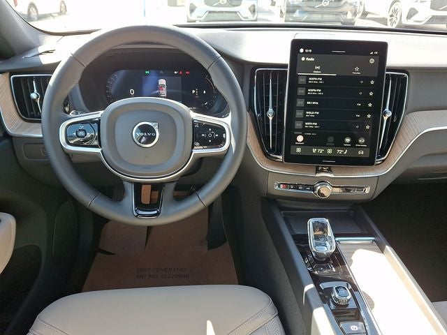 2026 Volvo XC60 B5 Plus