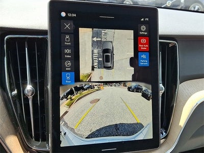 2026 Volvo XC60 B5 Plus