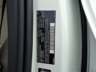 2026 Volvo XC60 B5 Plus