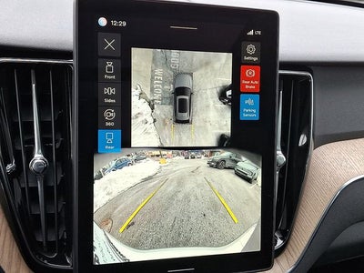 2026 Volvo XC60 B5 Plus