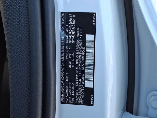 2026 Volvo XC60 B5 Plus