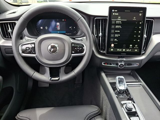 2026 Volvo XC60 B5 Ultra Black Edition