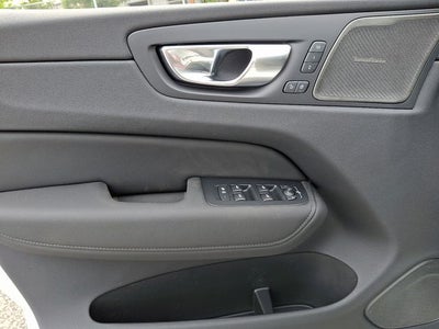 2026 Volvo XC60 B5 Ultra Black Edition