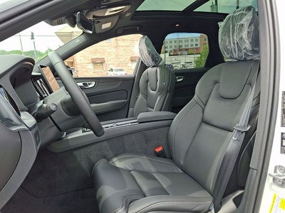 2026 Volvo XC60 B5 Ultra Black Edition