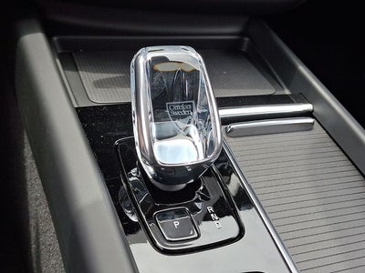 2026 Volvo XC60 B5 Ultra Black Edition