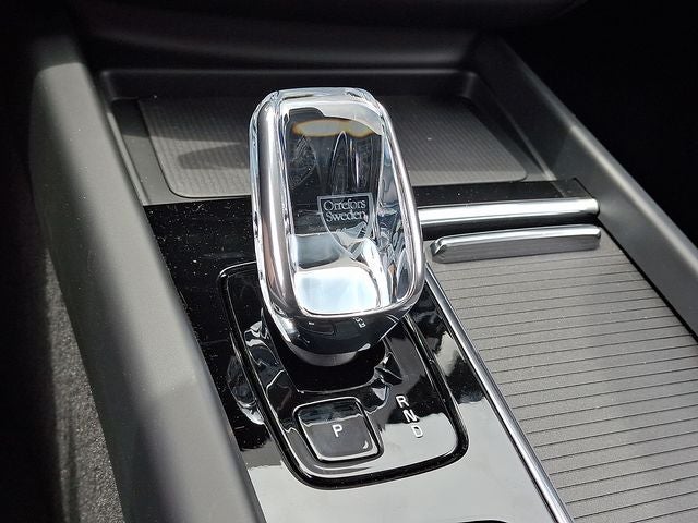 2026 Volvo XC60 B5 Ultra Black Edition