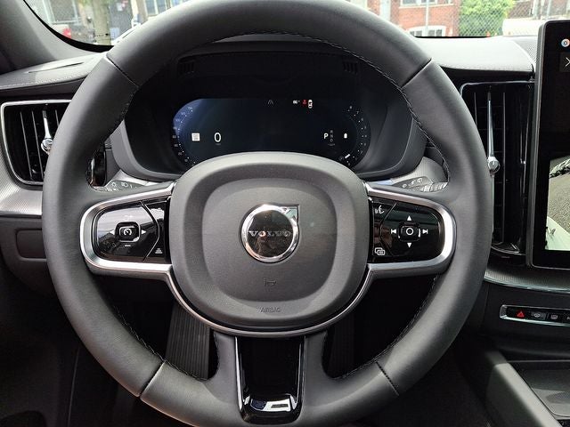 2026 Volvo XC60 B5 Ultra Black Edition