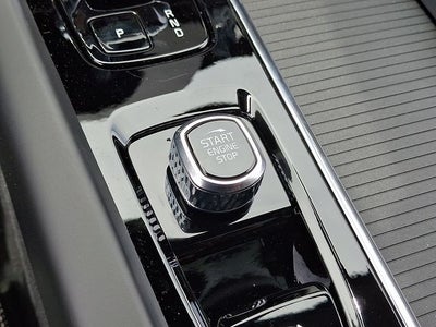 2026 Volvo XC60 B5 Ultra Black Edition