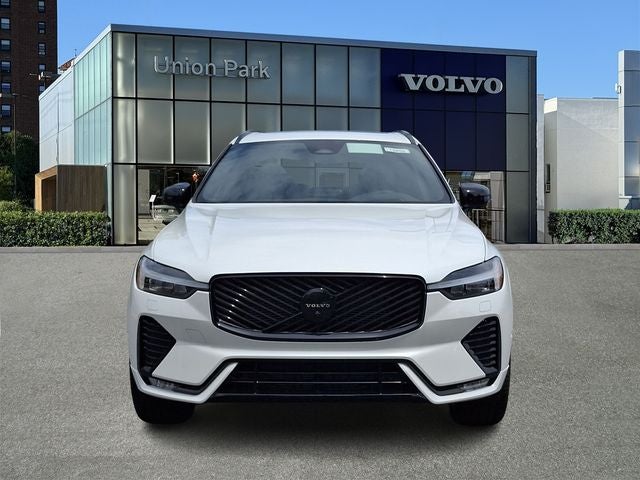 2026 Volvo XC60 B5 Ultra Black Edition