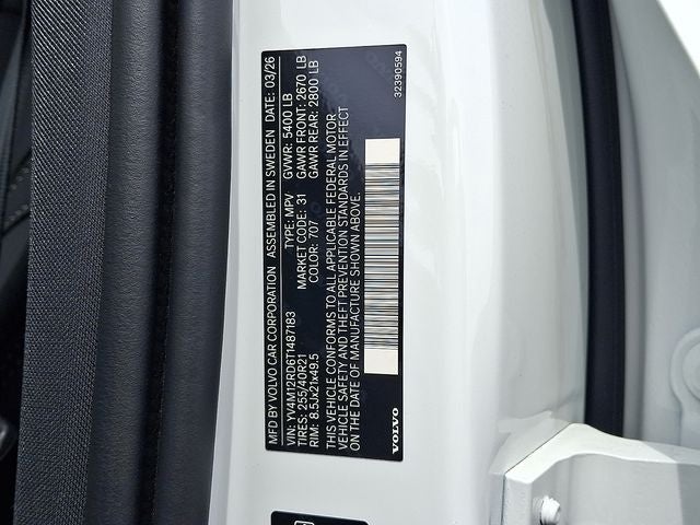 2026 Volvo XC60 B5 Ultra Black Edition