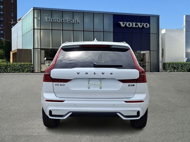 2026 Volvo XC60 B5 Ultra Black Edition