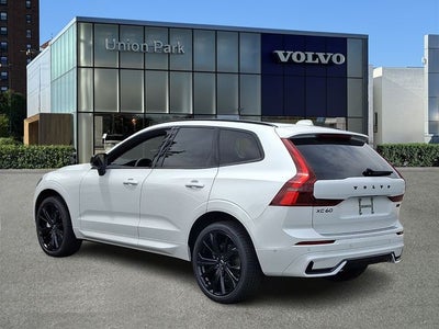 2026 Volvo XC60 B5 Ultra Black Edition