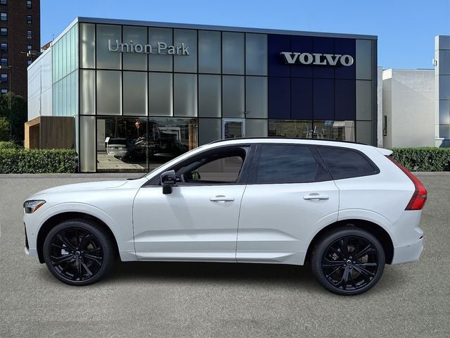 2026 Volvo XC60 B5 Ultra Black Edition