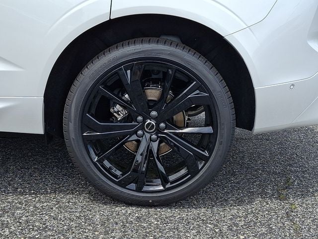 2026 Volvo XC60 B5 Ultra Black Edition
