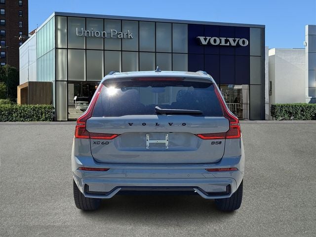 2026 Volvo XC60 B5 Ultra Black Edition