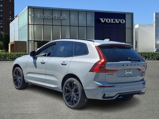 2026 Volvo XC60 B5 Ultra Black Edition