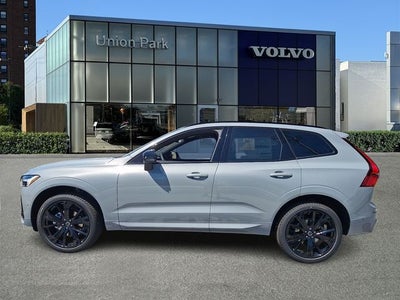 2026 Volvo XC60 B5 Ultra Black Edition