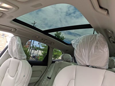 2026 Volvo XC60 B5 Ultra