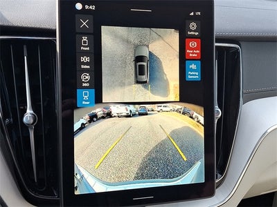 2026 Volvo XC60 B5 Ultra