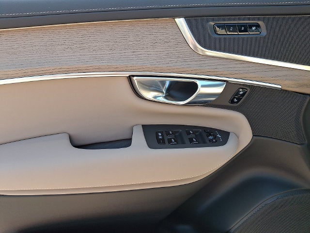 2027 Volvo XC90 B5 Core
