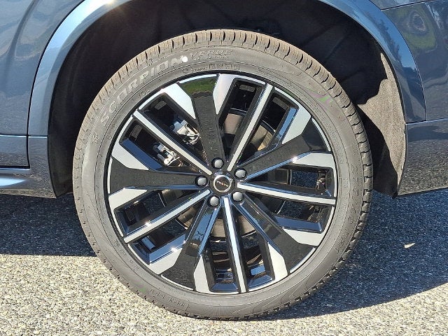 2027 Volvo XC90 B5 Core