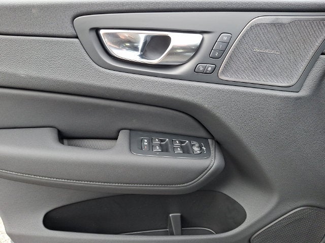 2027 Volvo XC60 Base