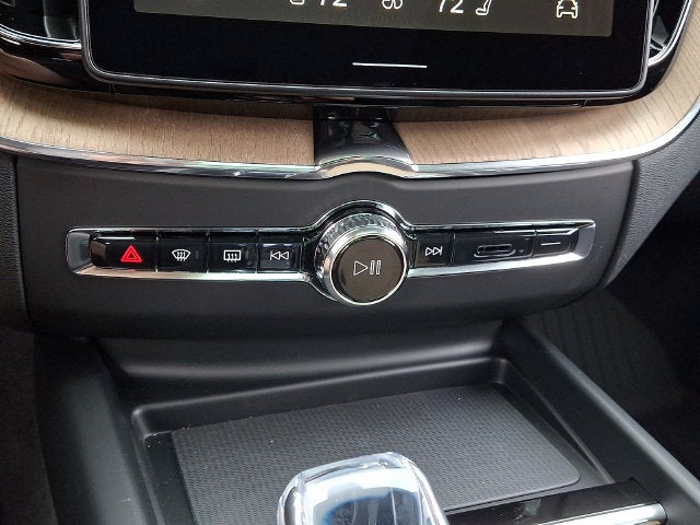 2027 Volvo XC60 Base