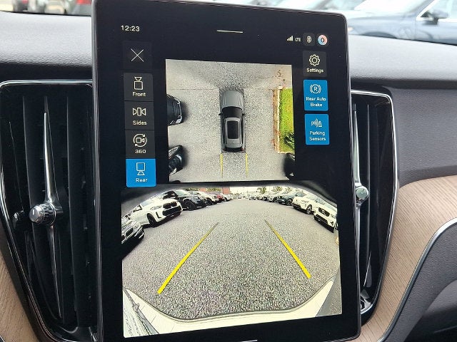 2027 Volvo XC60 Base