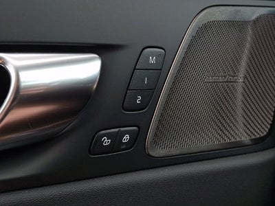 2027 Volvo XC60 Base