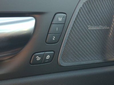 2027 Volvo XC60 Base