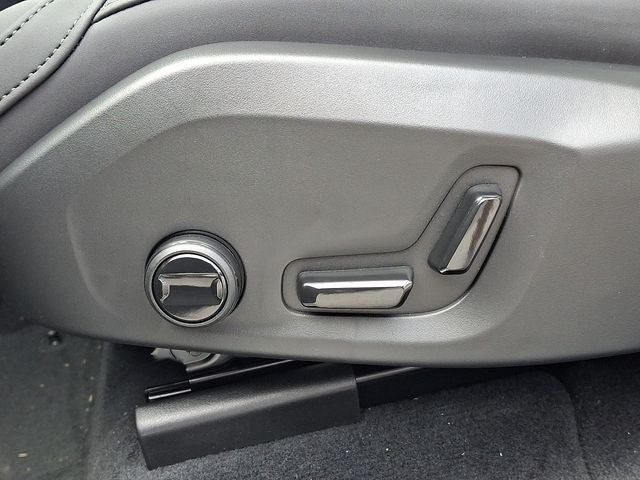 2027 Volvo XC60 Base