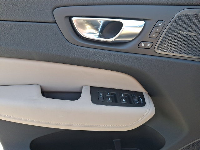 2027 Volvo XC60 Base