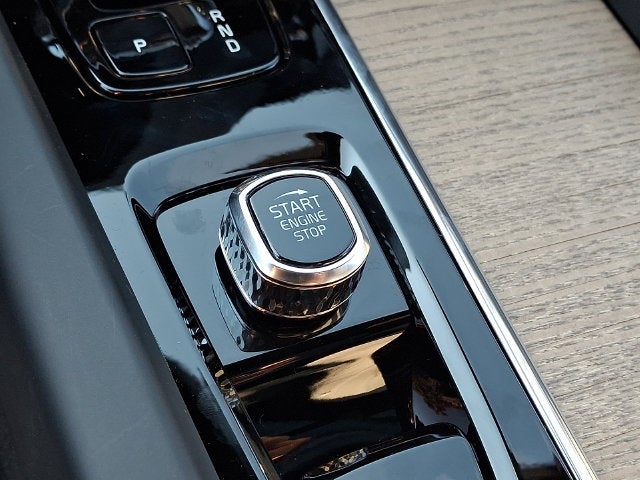 2027 Volvo XC60 Base