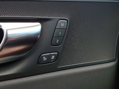 2027 Volvo XC60 B5 Core