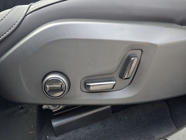2027 Volvo XC60 B5 Core