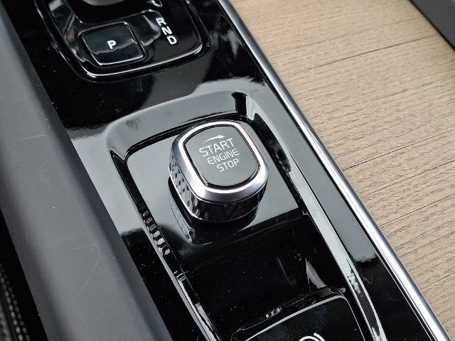 2027 Volvo XC60 B5 Ultra