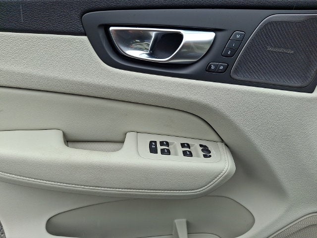 2027 Volvo XC60 B5 Ultra