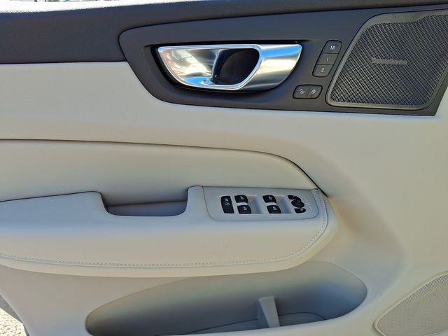 2027 Volvo XC60 Base