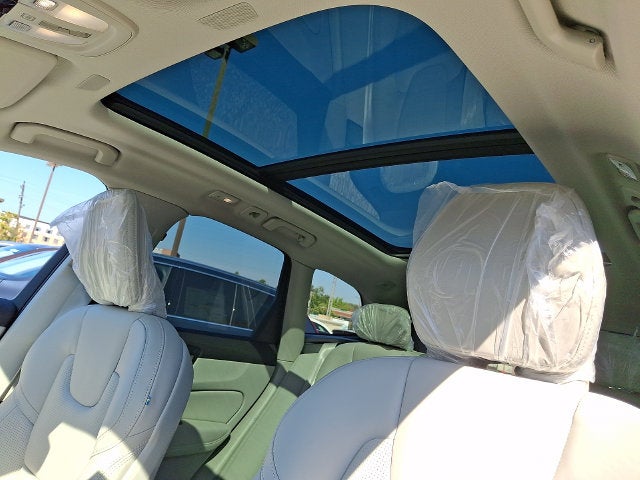 2027 Volvo XC60 B5 Ultra