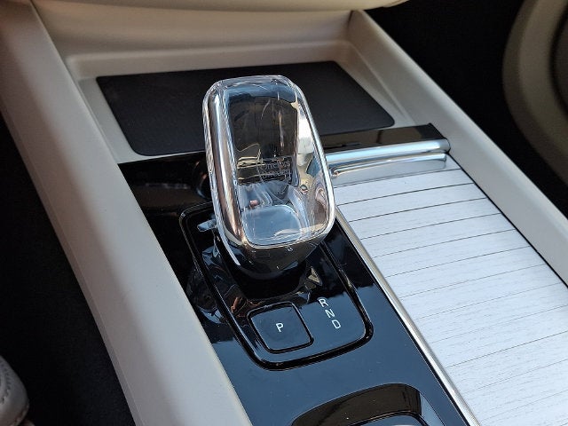 2027 Volvo XC60 B5 Ultra