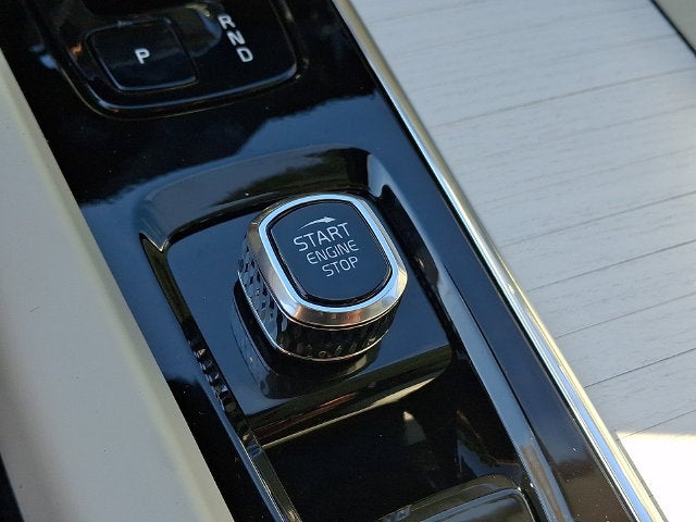 2027 Volvo XC60 B5 Ultra
